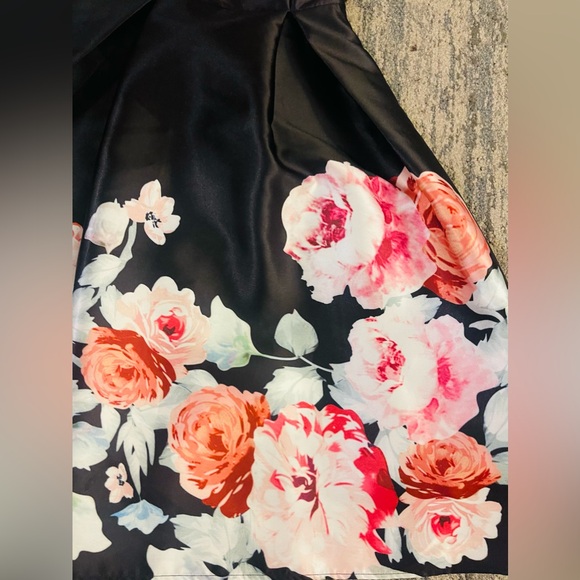 Liza Luxe Dress size M - Picture 2 of 7